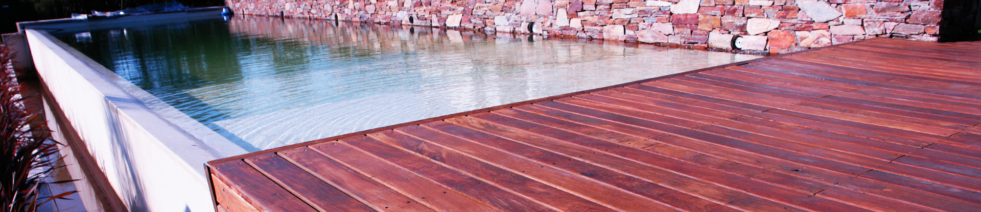 Decks de madera para exteriores o interiores 